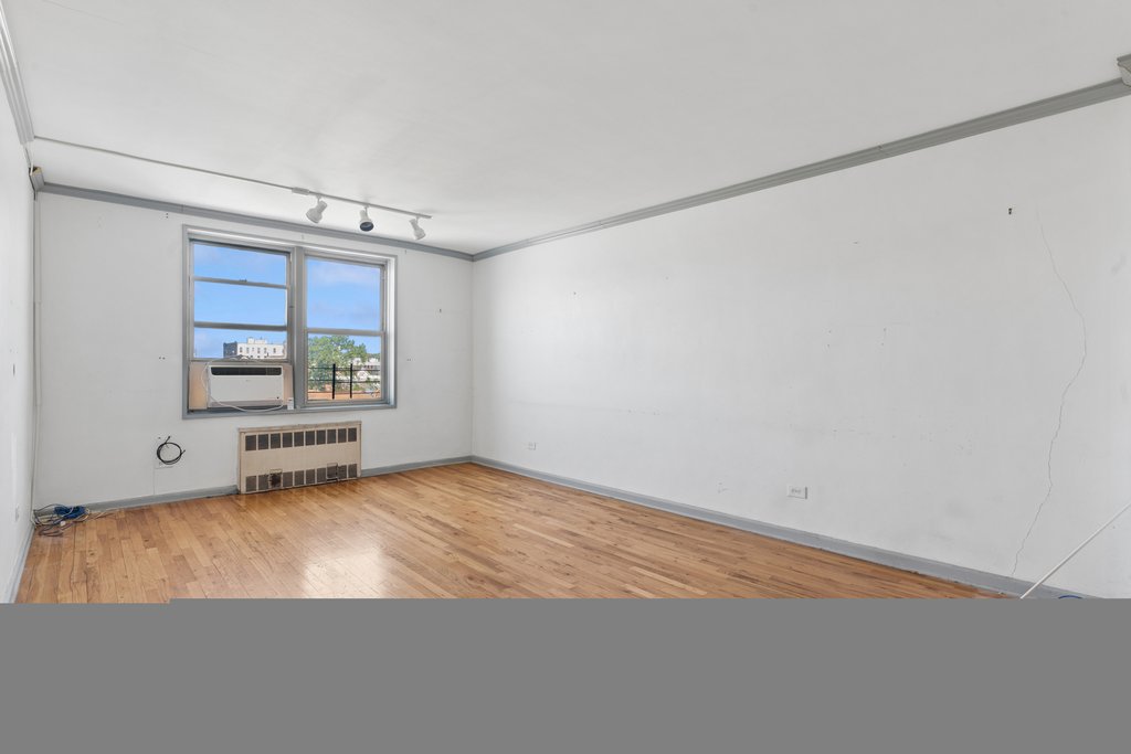 2260 Benson Avenue, Unit 5J photo 3