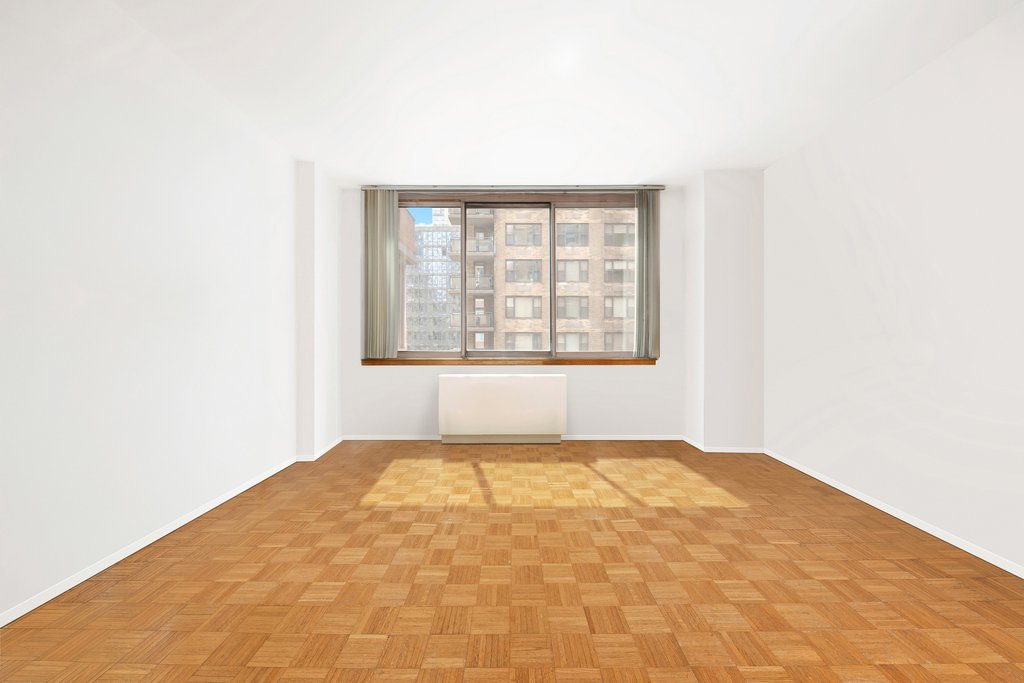 235 East 40th Street, Unit 9I photo 6