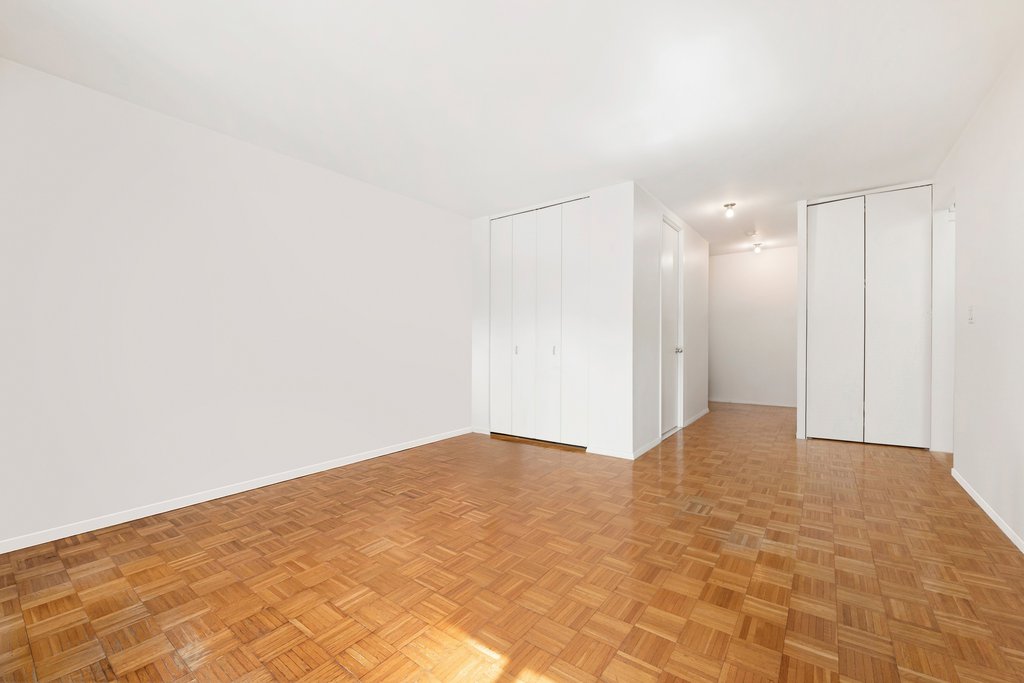 235 East 40th Street, Unit 9I photo 8