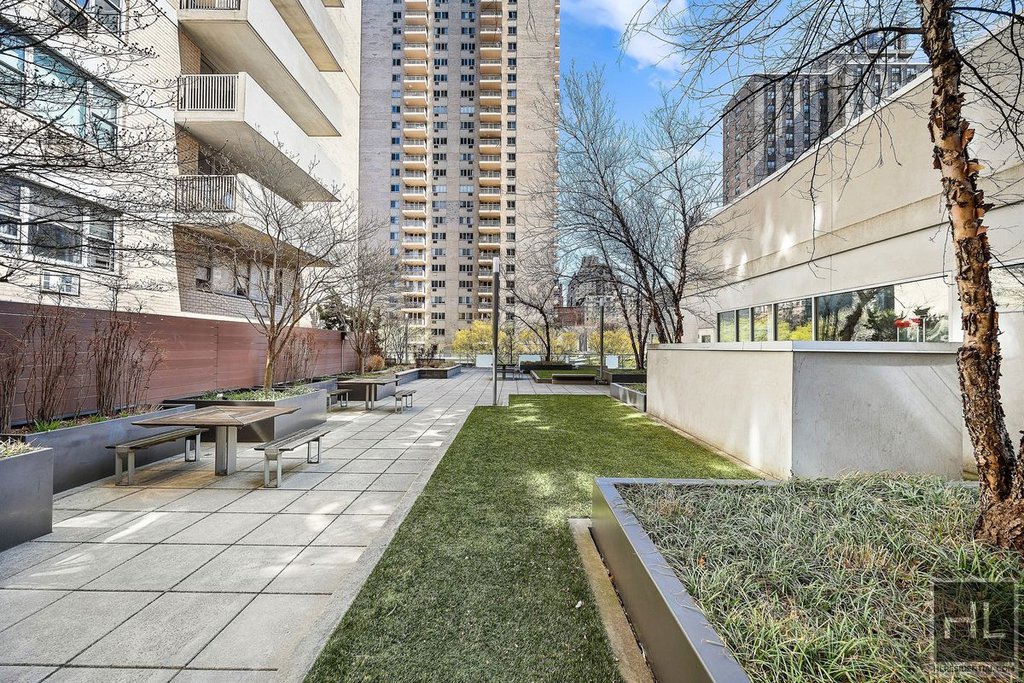 100 West 93rd Street, Unit 21E photo 14