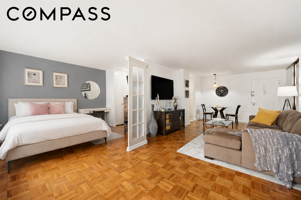 201 East 21st Street, Unit 5G photo 4