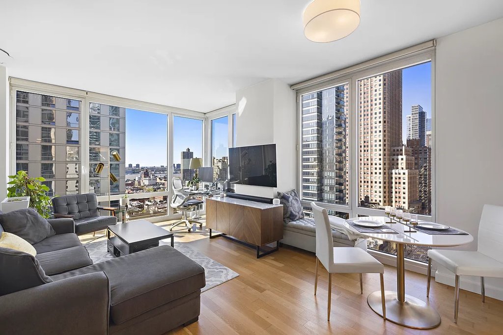 247 West 46th Street, Unit 1901