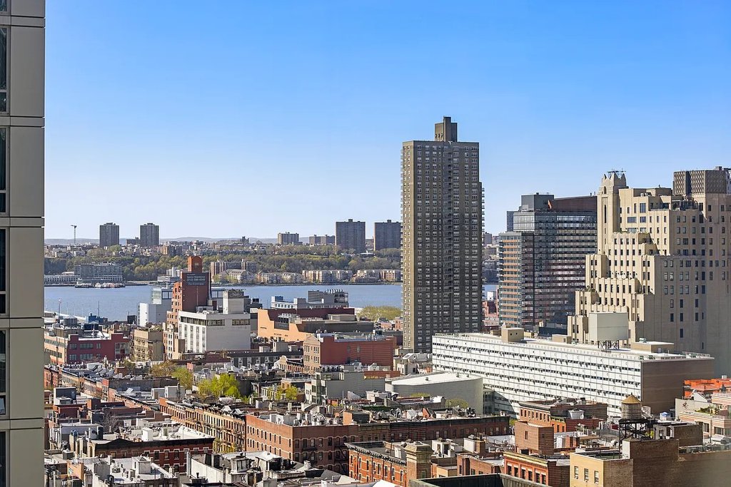 247 West 46th Street, Unit 1901 photo 2