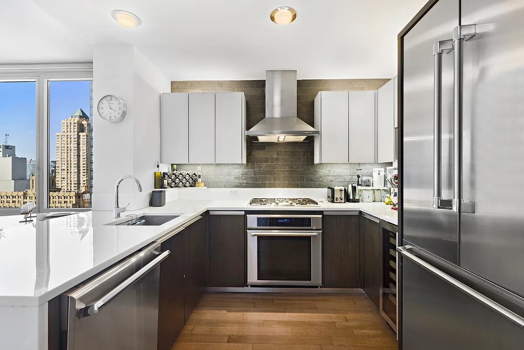 247 West 46th Street, Unit 1901 photo 4