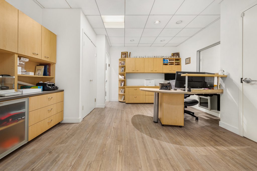 50 West 47th Street, Unit 20E photo 3