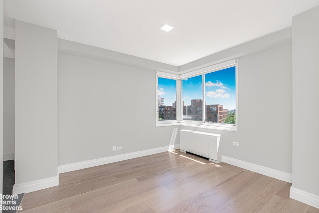3333 Henry Hudson Parkway, Unit 8B photo 2