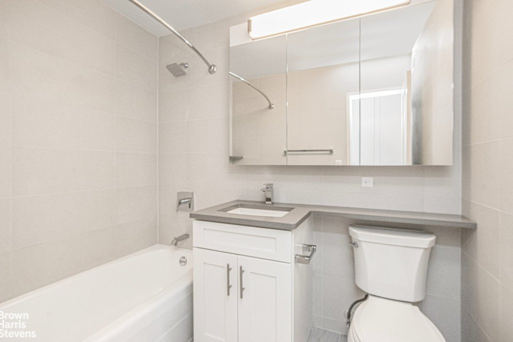 3333 Henry Hudson Parkway, Unit 8B photo 7