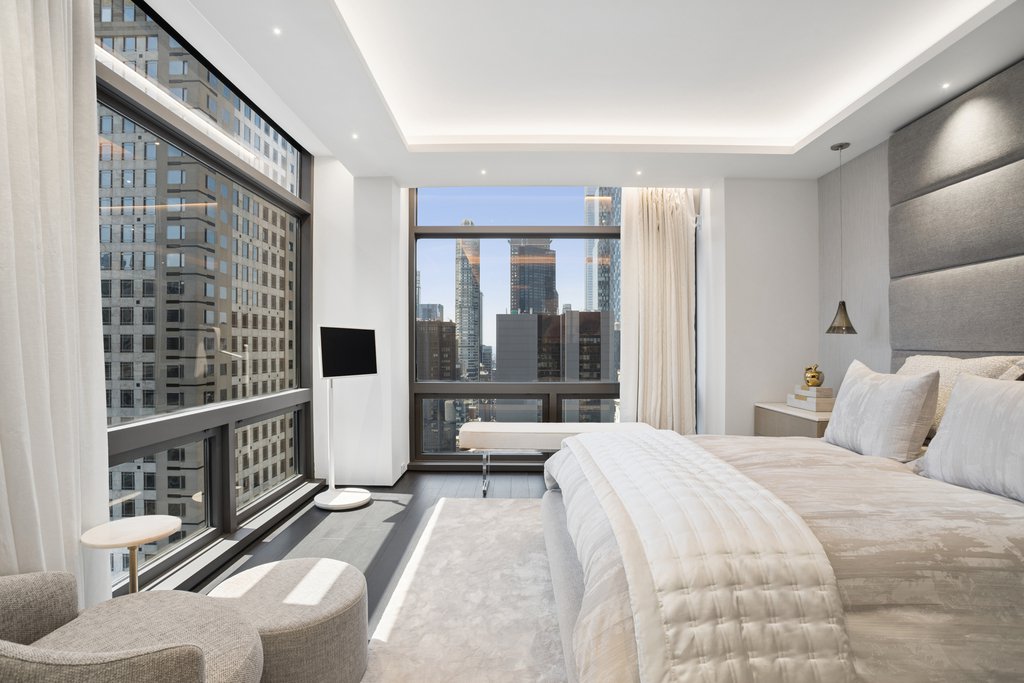 721 Fifth Avenue, Unit 41H photo 8