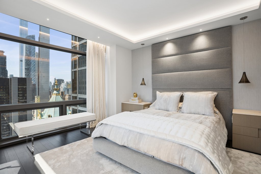 721 Fifth Avenue, Unit 41H photo 9