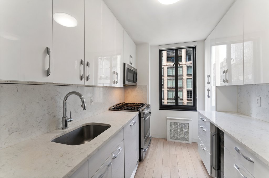 407 Park Avenue South, Unit 17A photo 4