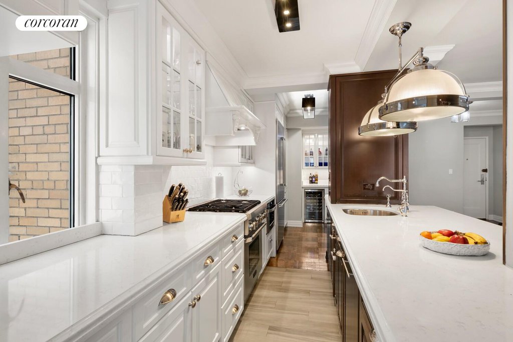 65 East 76th Street, Unit 2A photo 3