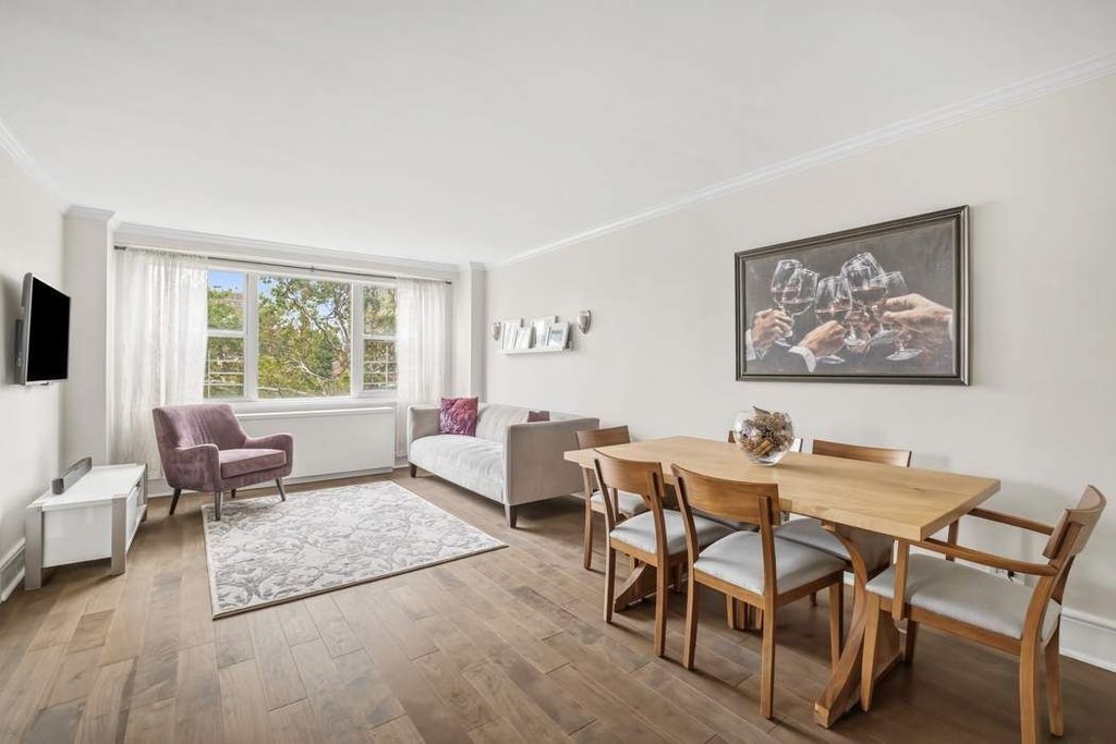 360 West 22nd Street, Unit 8M photo 2
