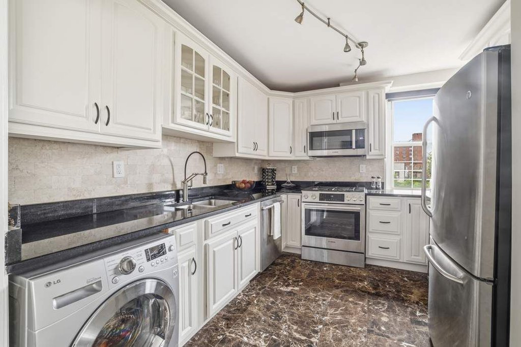 360 West 22nd Street, Unit 8M photo 3