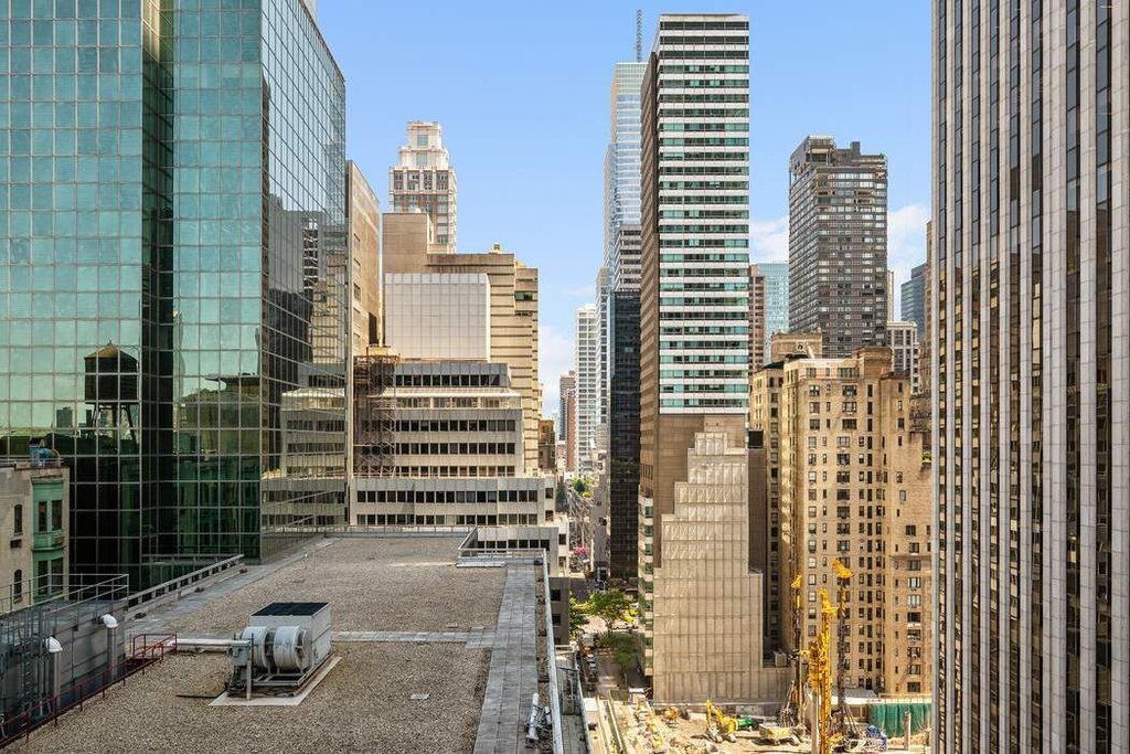 781 Fifth Avenue, Unit 1511 photo 2
