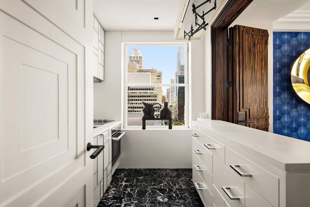 781 Fifth Avenue, Unit 1511 photo 4