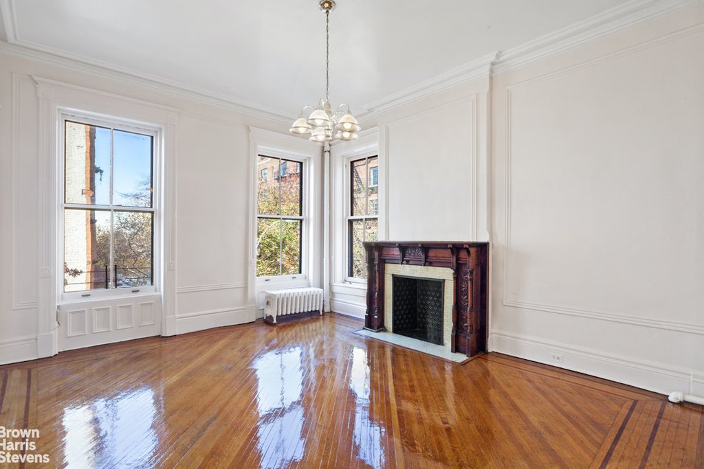 28 Eighth Avenue – For Sale photo 11