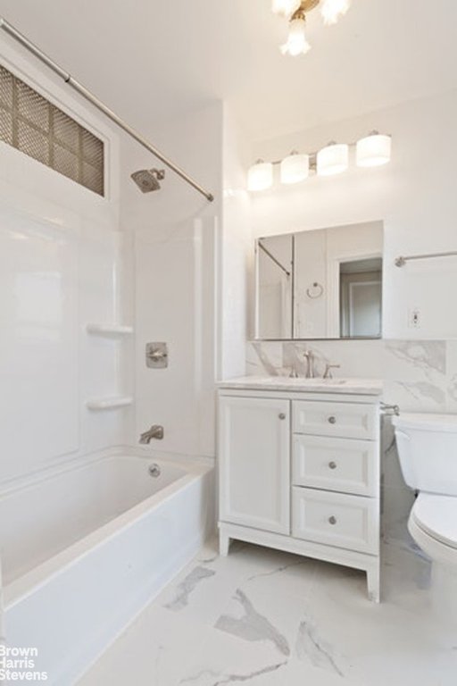 28 Eighth Avenue – For Sale photo 15