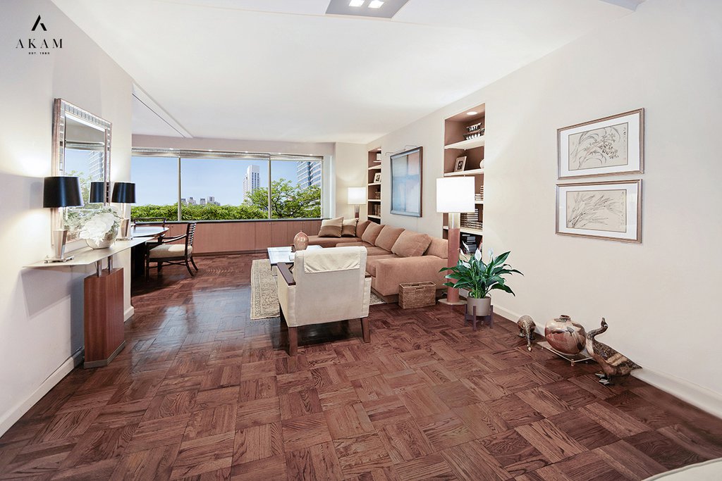 300 East 74th Street, Unit 2E photo 4