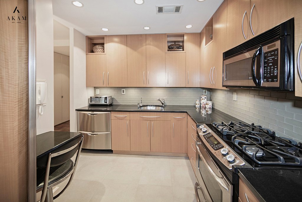 300 East 74th Street, Unit 2E