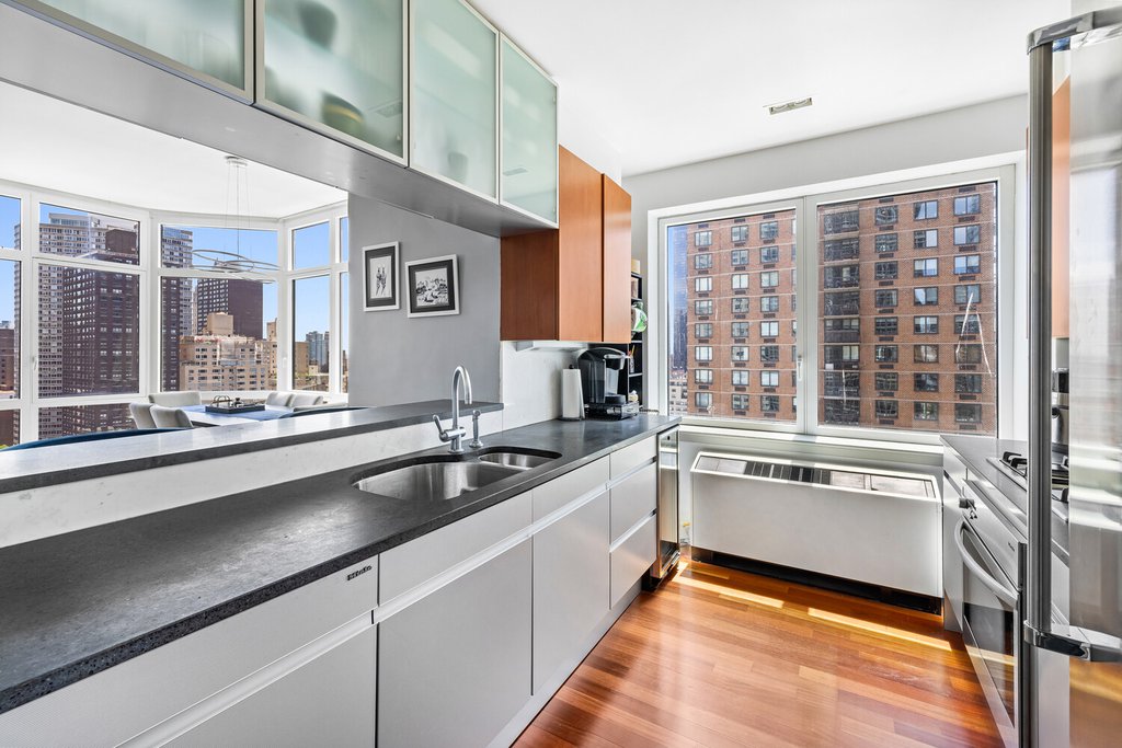300 East 55th Street, Unit 16D photo 6