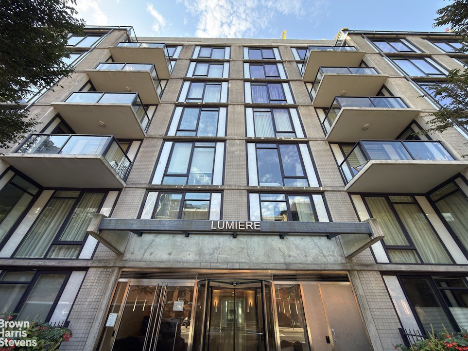 350 West 53rd Street, Unit THG photo 14