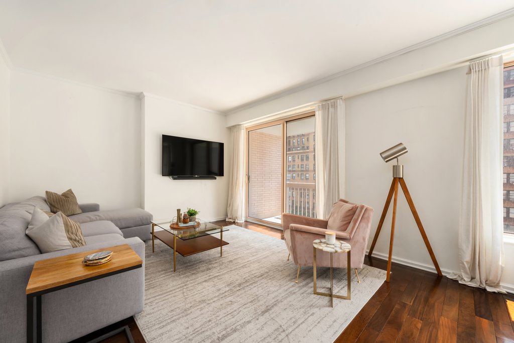 200 East 69th Street, Unit 7L photo 2