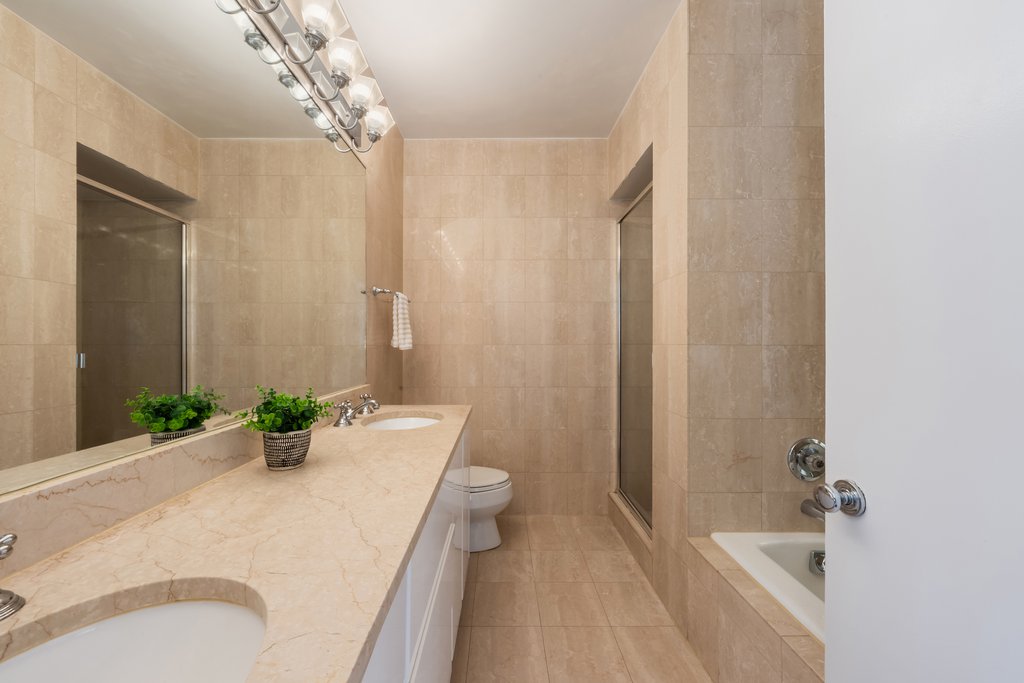 200 East 69th Street, Unit 7L photo 6