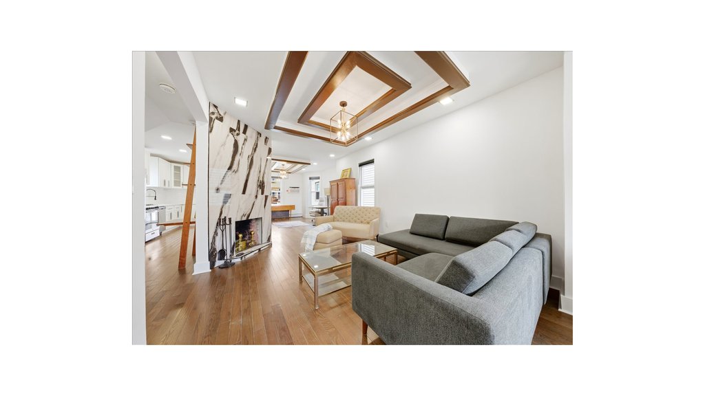 916 Clarence Avenue