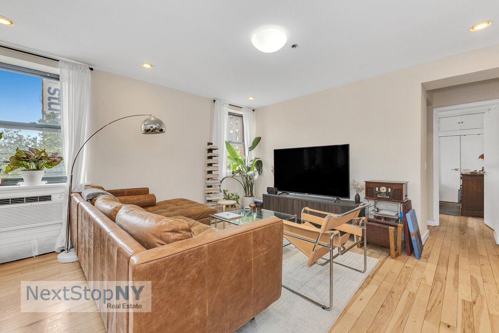 400 East 14th Street, Unit 4A photo 3