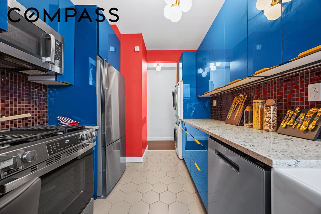725 Riverside Drive, Unit 9C photo 10