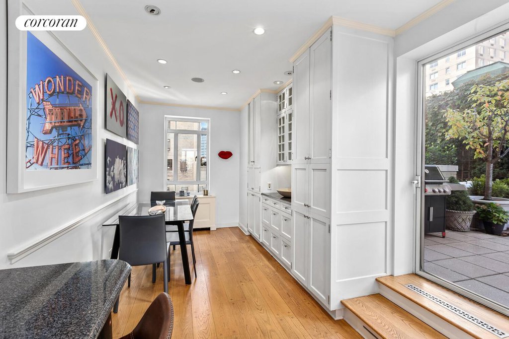25 Central Park West, Unit 21Q photo 4