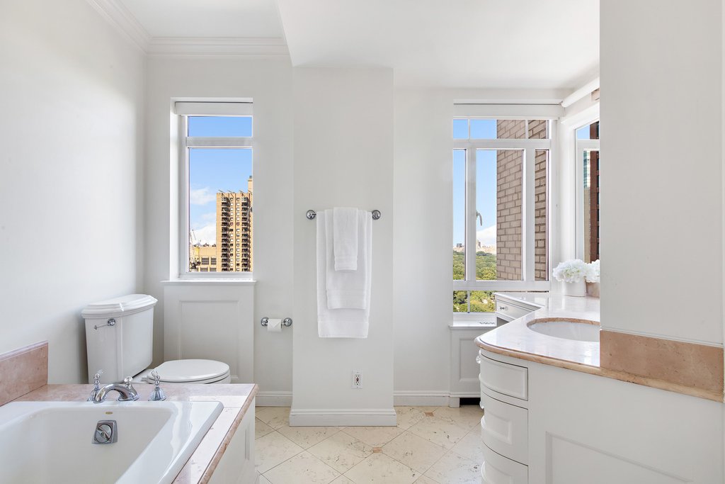 25 Central Park West, Unit 21Q photo 10