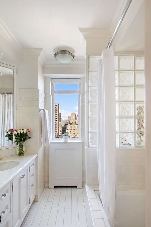 25 Central Park West, Unit 21Q photo 11