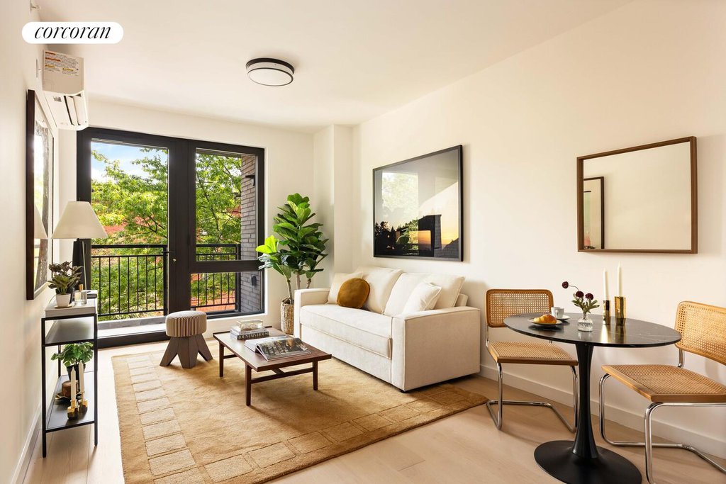 194 Bainbridge Street, Unit 410