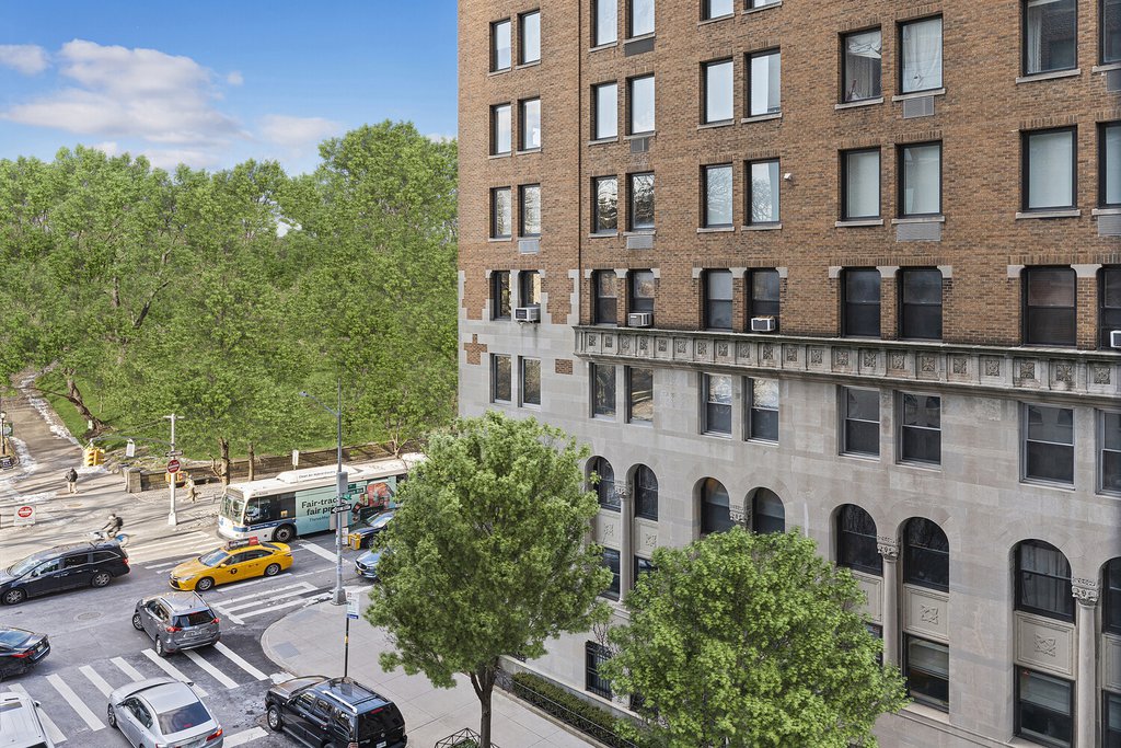 1212 Fifth Avenue, Unit 5D photo 2