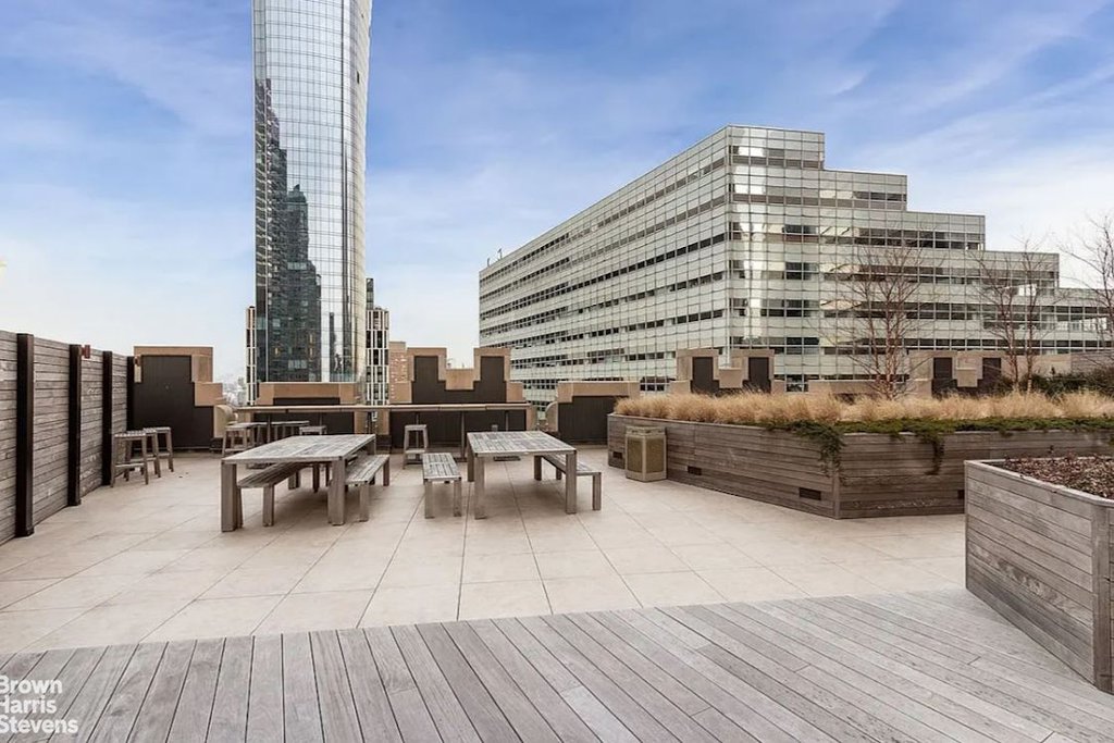 100 Barclay Street, Unit 17J photo 14