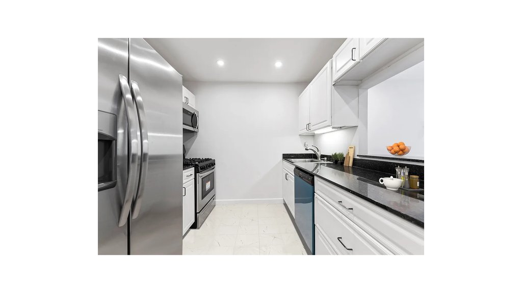 1400 Fifth Avenue, Unit 2D photo 3