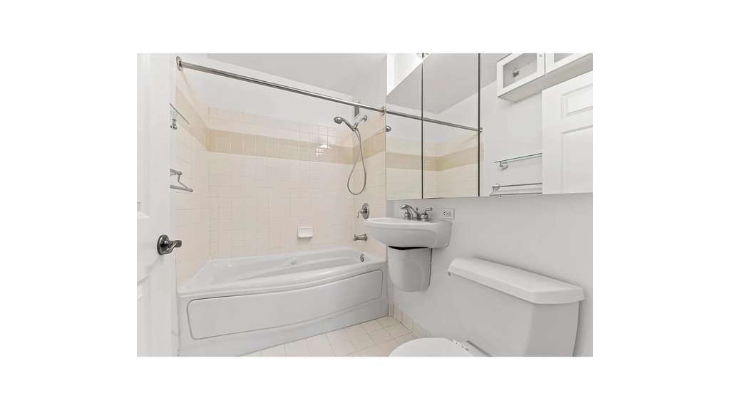 1400 Fifth Avenue, Unit 2D photo 4