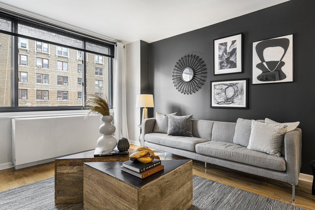 2025 Broadway, Unit 12D photo 2