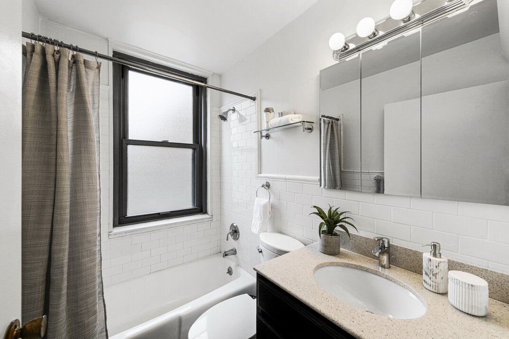 2025 Broadway, Unit 12D photo 6