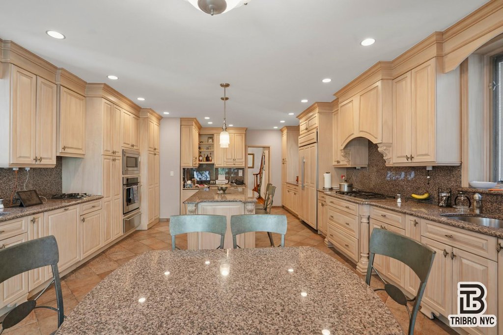 2411 Avenue M – For Sale photo 3