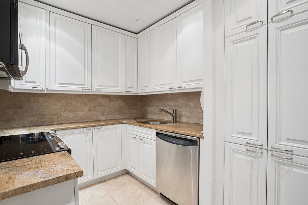 641 Fifth Avenue, Unit 39C photo 5