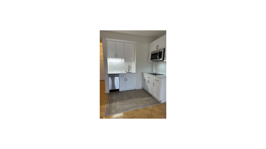 320 East 42nd Street, Unit 2306