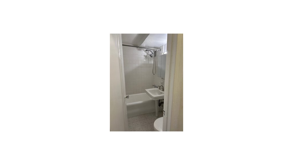 320 East 42nd Street, Unit 2306 photo 4