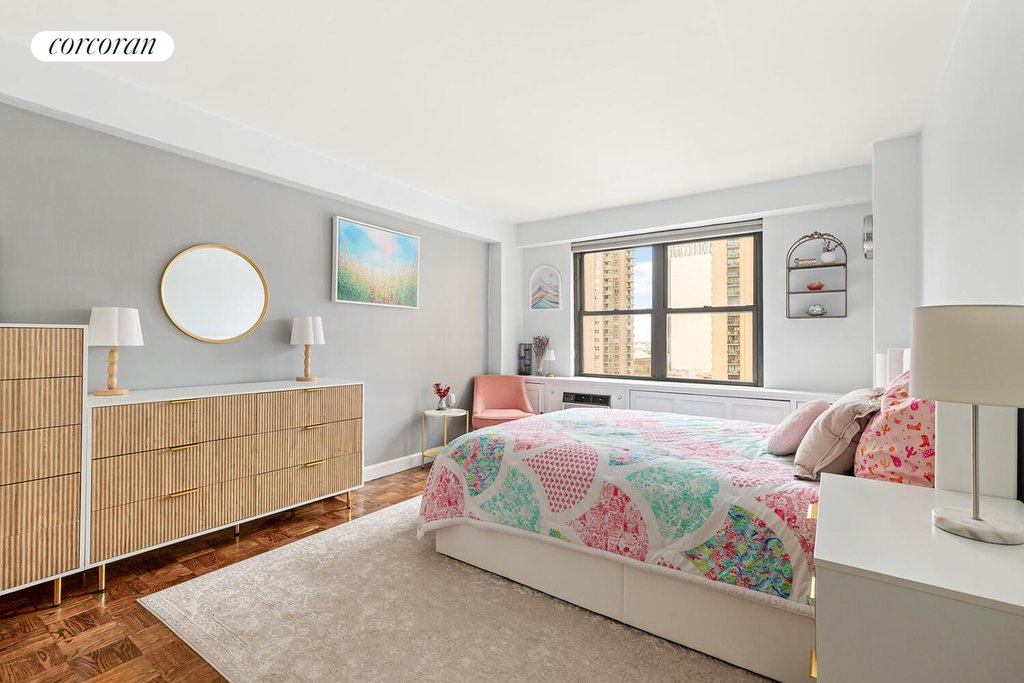 399 East 72nd Street, Unit 12H photo 4