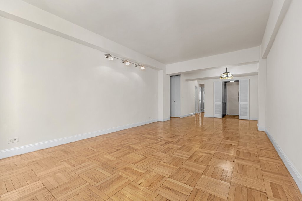 220 East 54th Street, Unit 10D photo 3