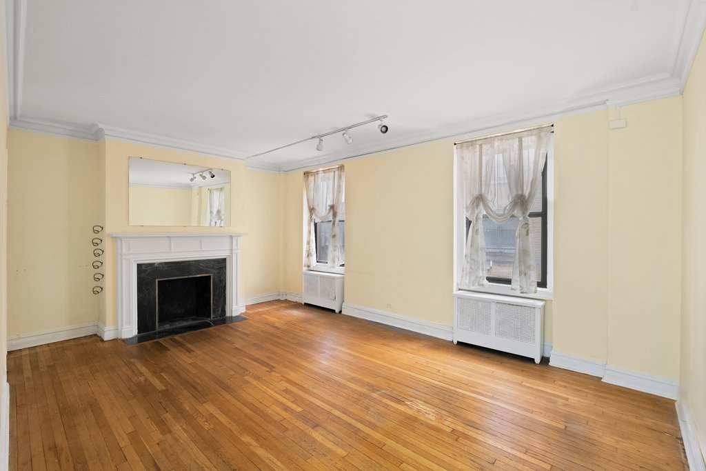 135 West 58th Street, Unit 1C photo 2