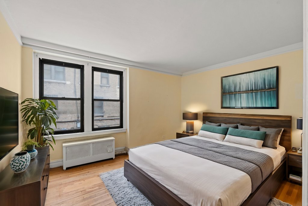 135 West 58th Street, Unit 1C photo 3