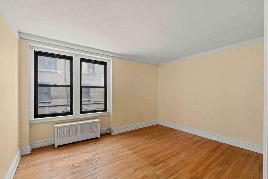 135 West 58th Street, Unit 1C photo 4