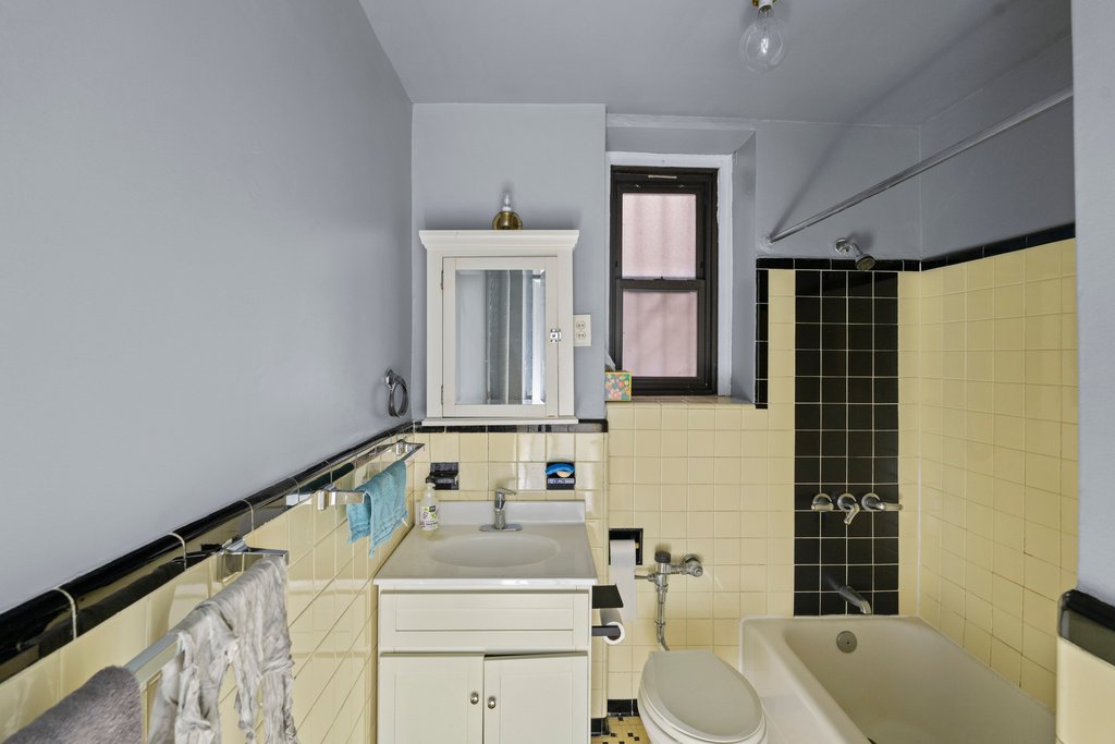 135 West 58th Street, Unit 1C photo 5